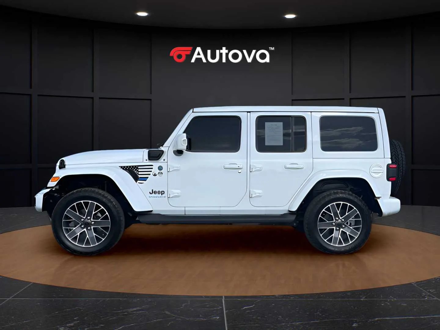 Jeep Wrangler photo 2