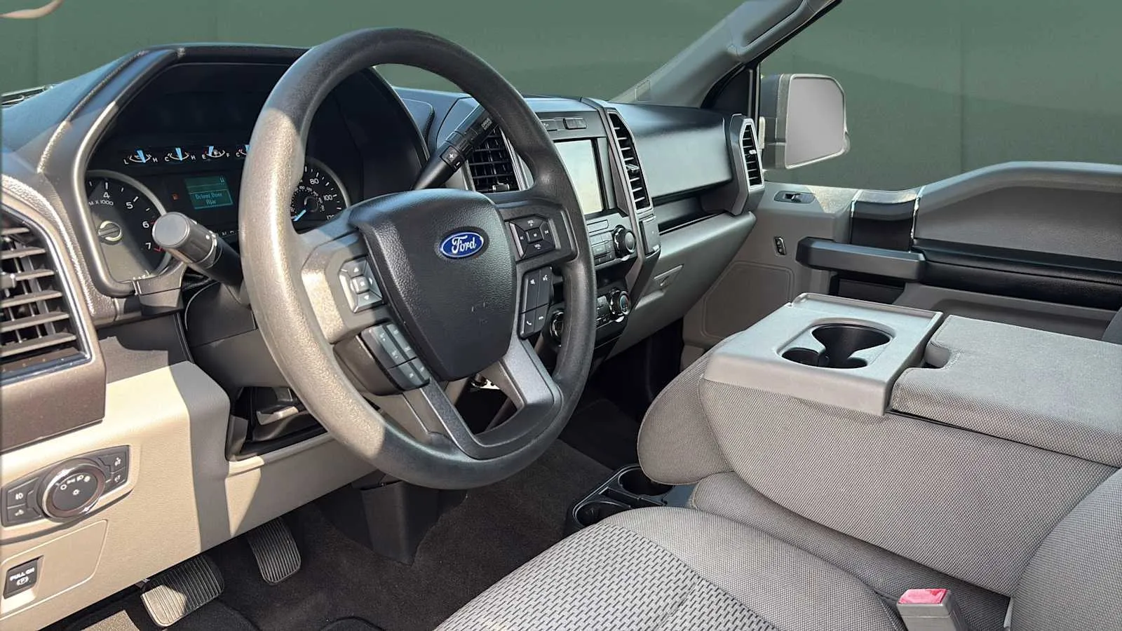 Ford F-150 photo 13