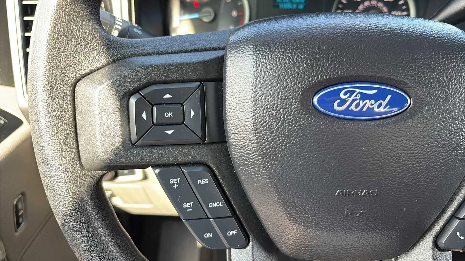 Ford F-150 photo 9