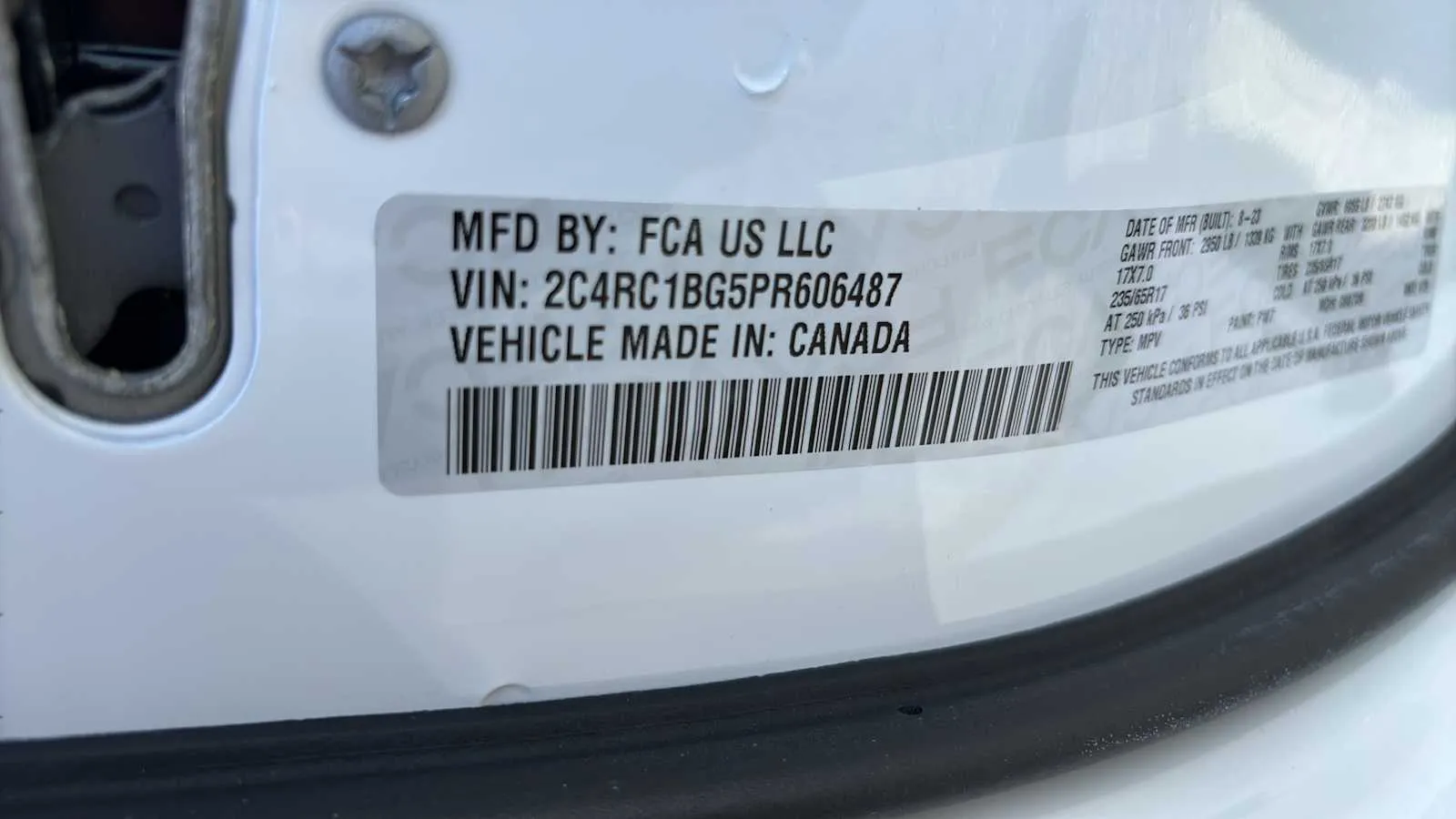 Chrysler Pacifica photo 15