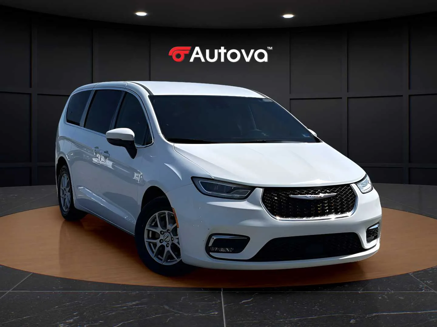 Chrysler Pacifica photo 7