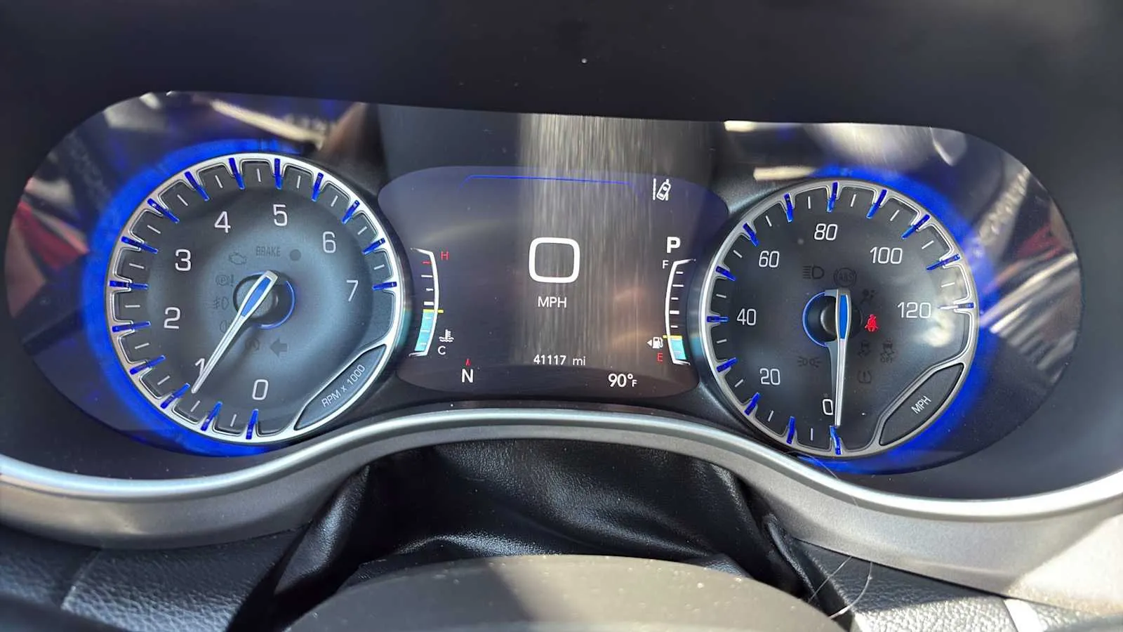 Chrysler Pacifica photo 11