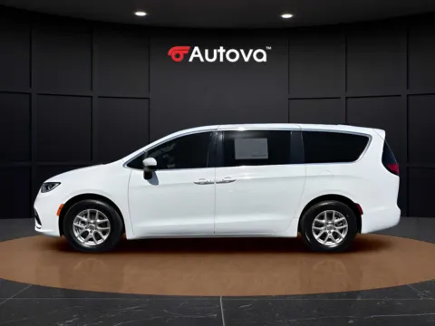 Photos of 2023 Chrysler Pacifica Touring L for sale in Forest, VA at Autova - Forest