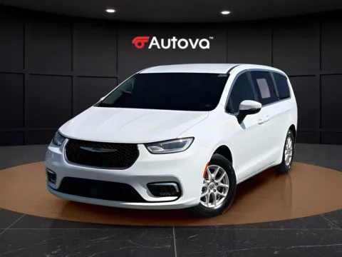 White 2023 Chrysler Pacifica Touring L for sale in Forest, VA