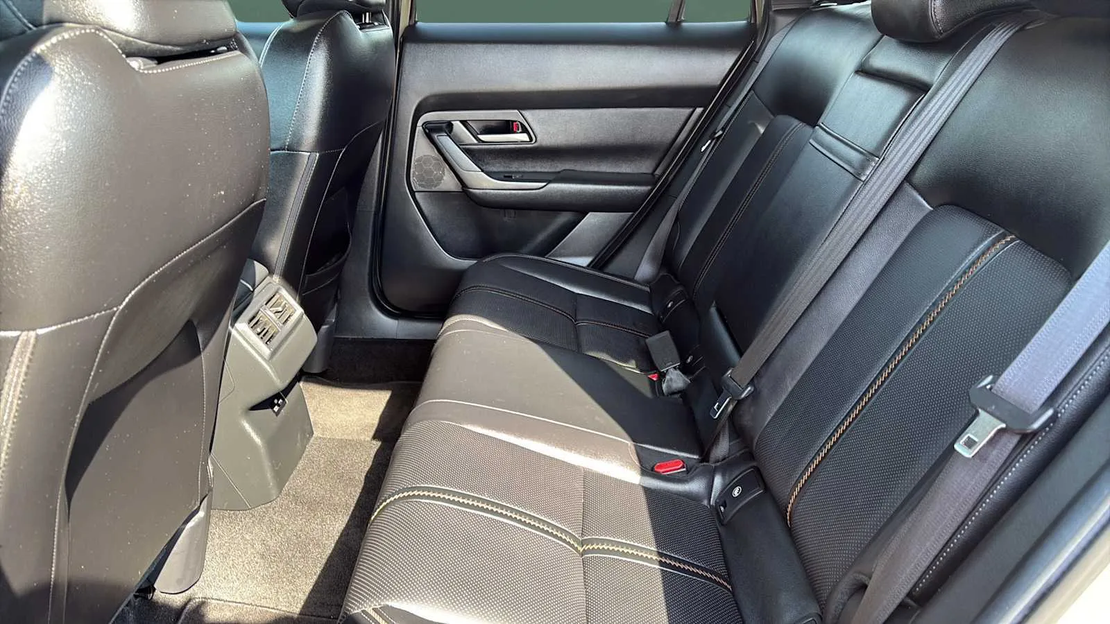 Mazda CX-50 photo 12