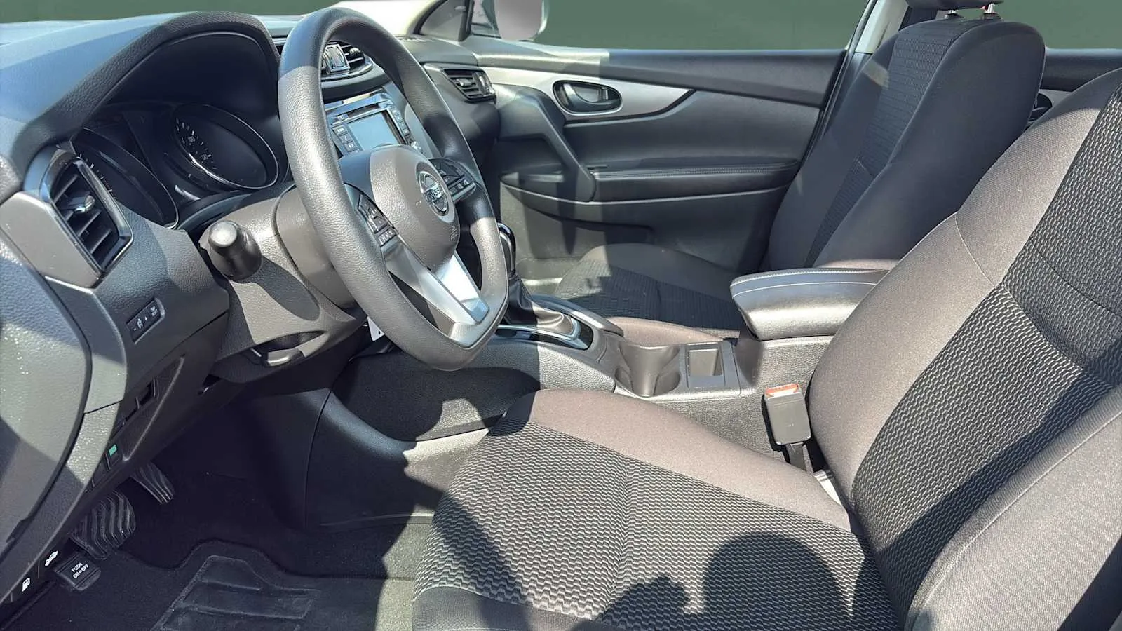 Nissan Rogue Sport photo 17