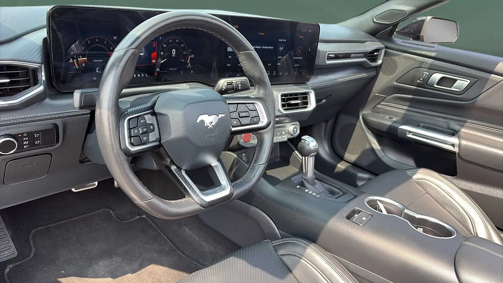 Ford Mustang photo 13