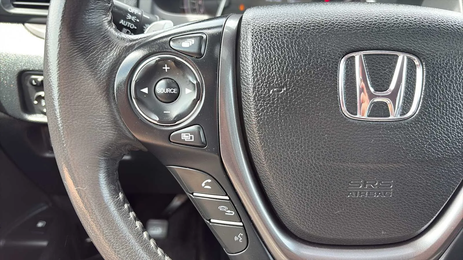 Honda Ridgeline photo 9