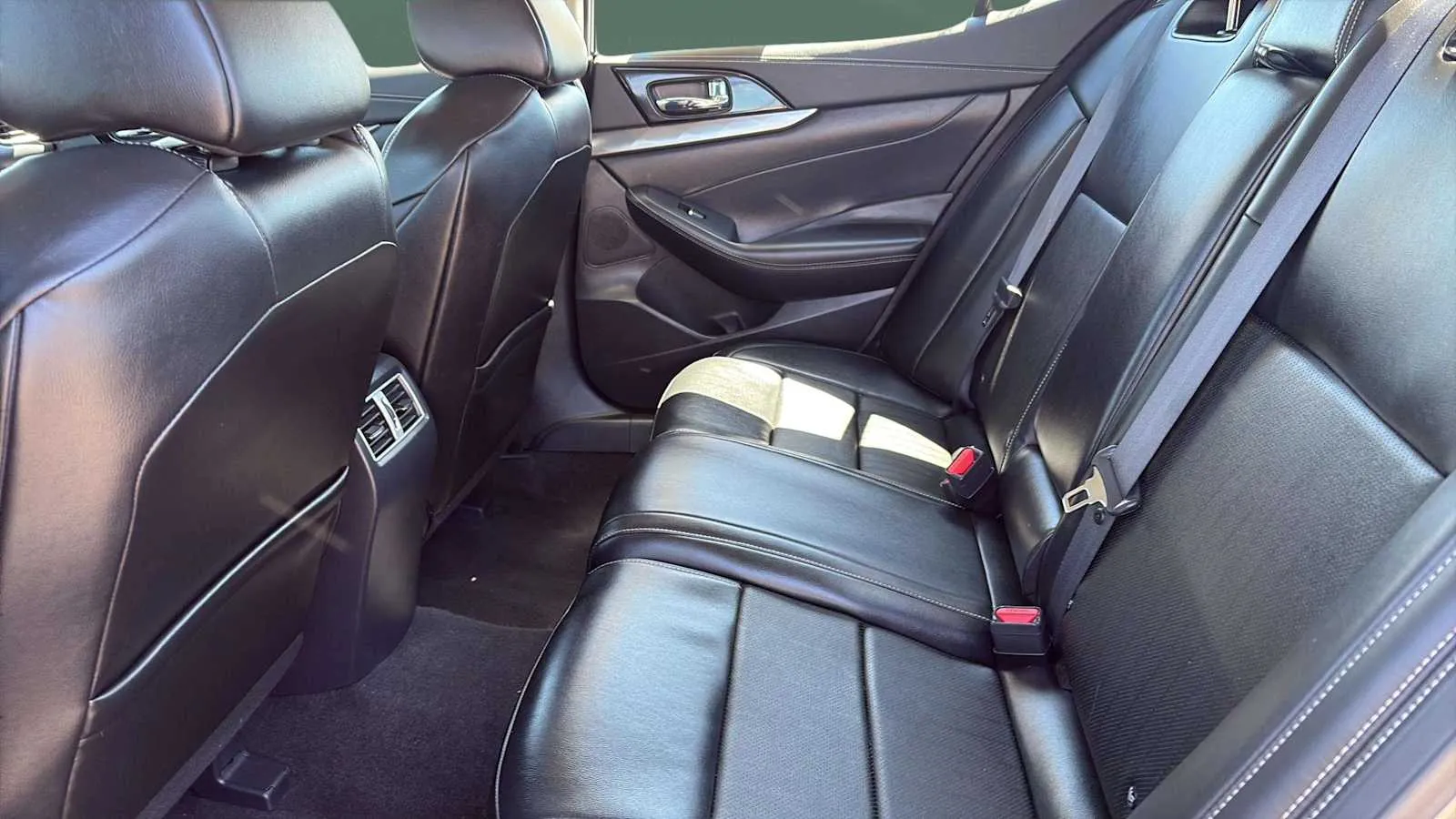 Nissan Maxima photo 17