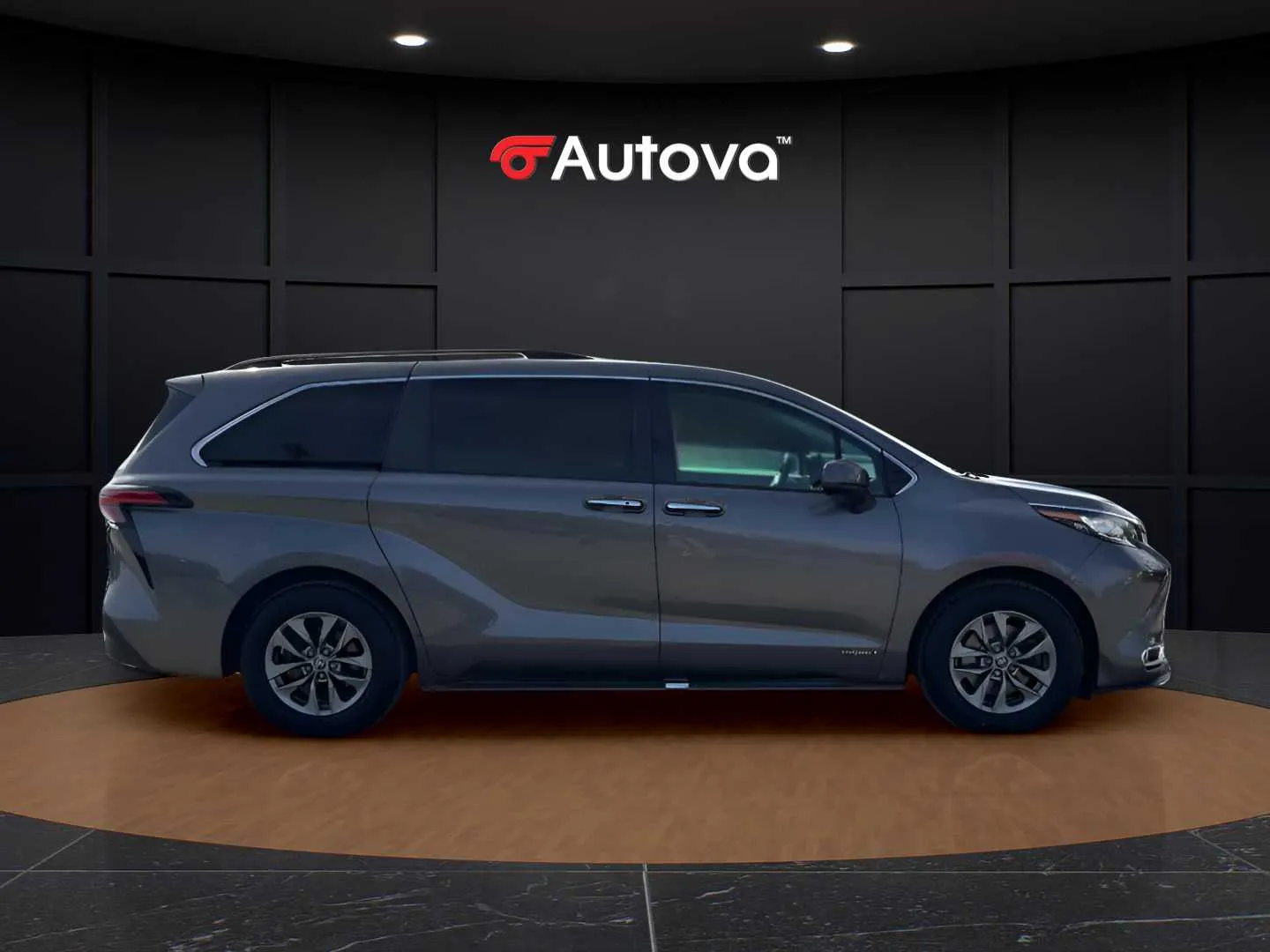 Toyota Sienna photo 6