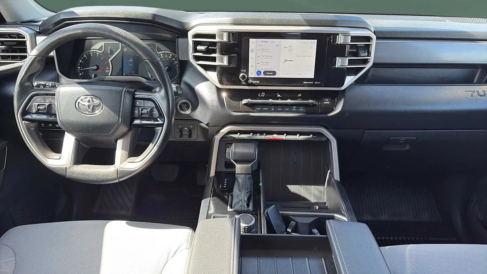Toyota Tundra photo 12