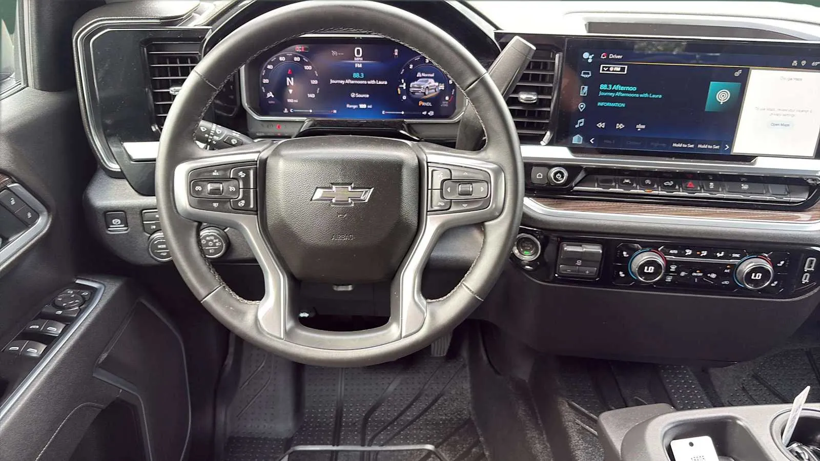 Chevrolet Silverado photo 20