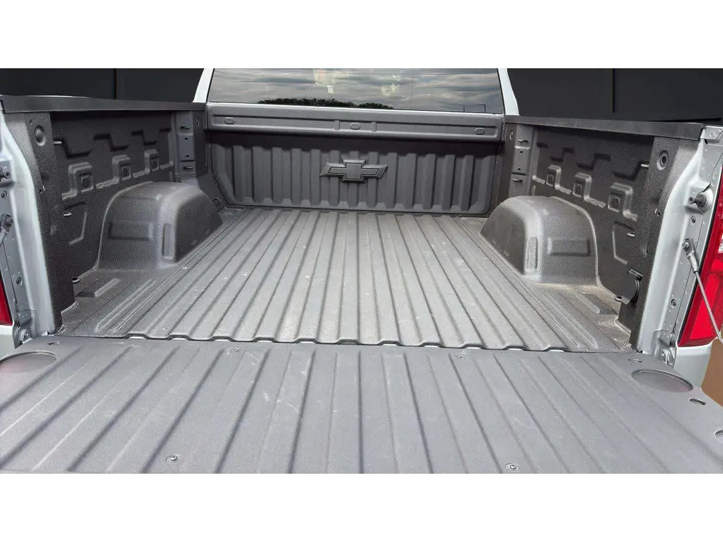 Chevrolet Silverado photo 21