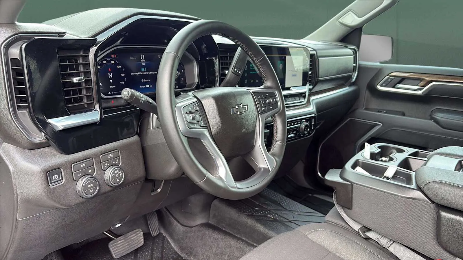 Chevrolet Silverado photo 13