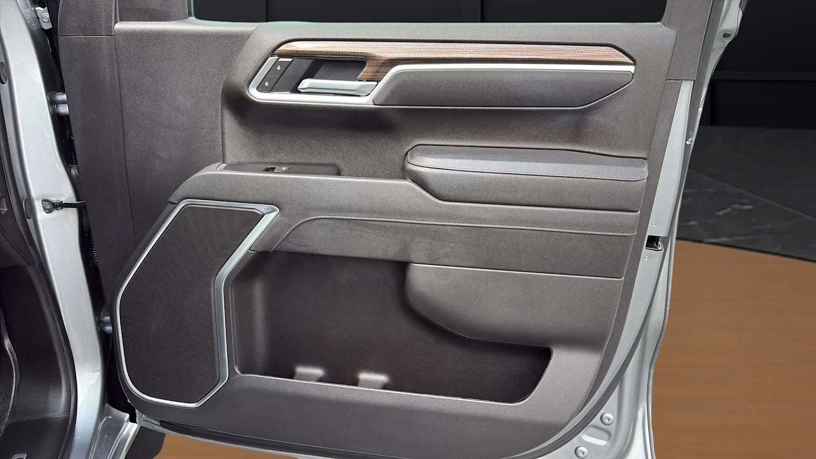 Chevrolet Silverado photo 23