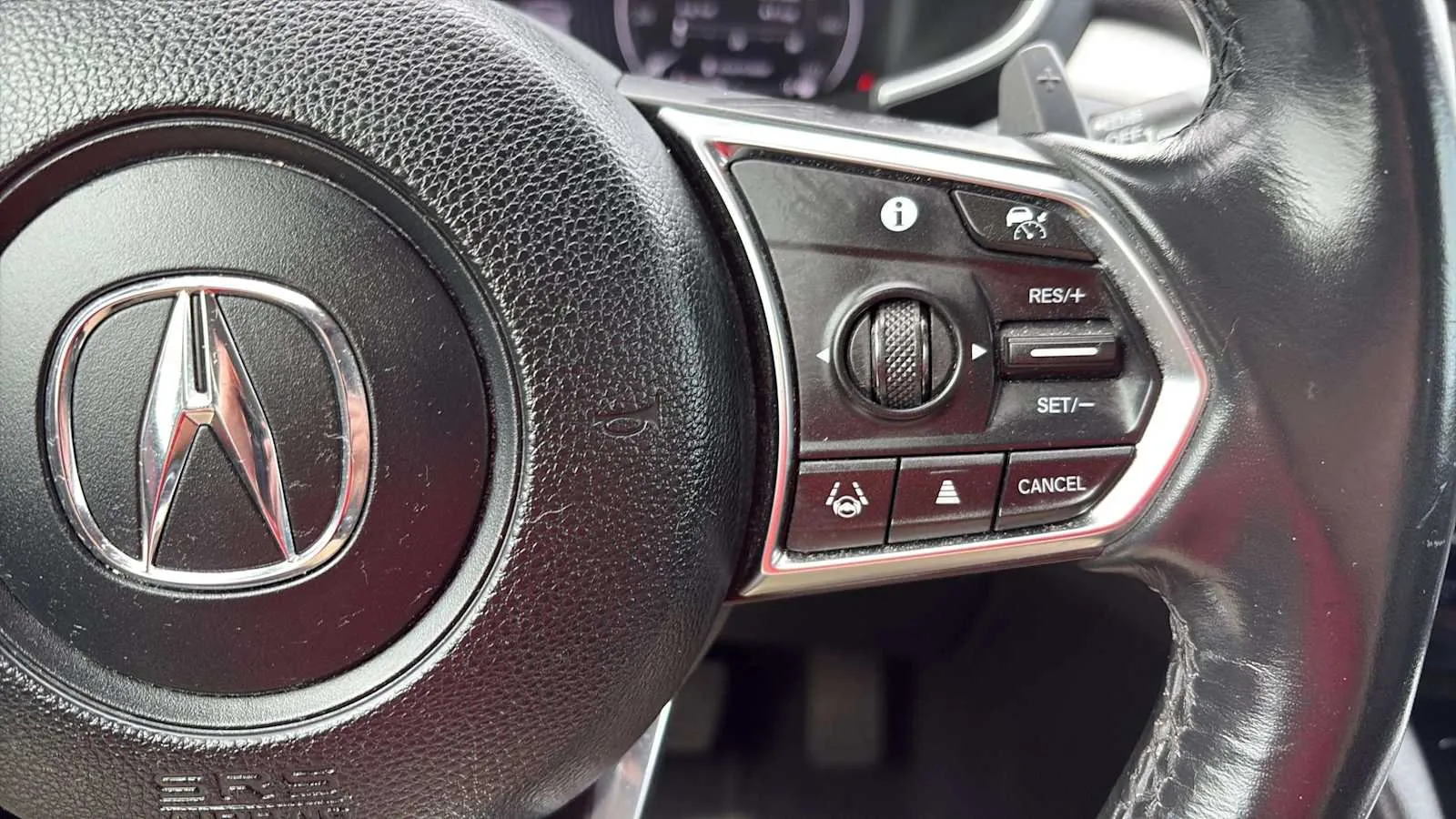 Acura MDX photo 25