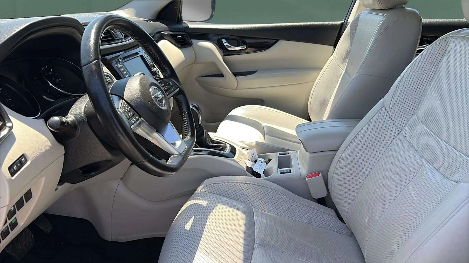 Nissan Rogue Sport photo 16