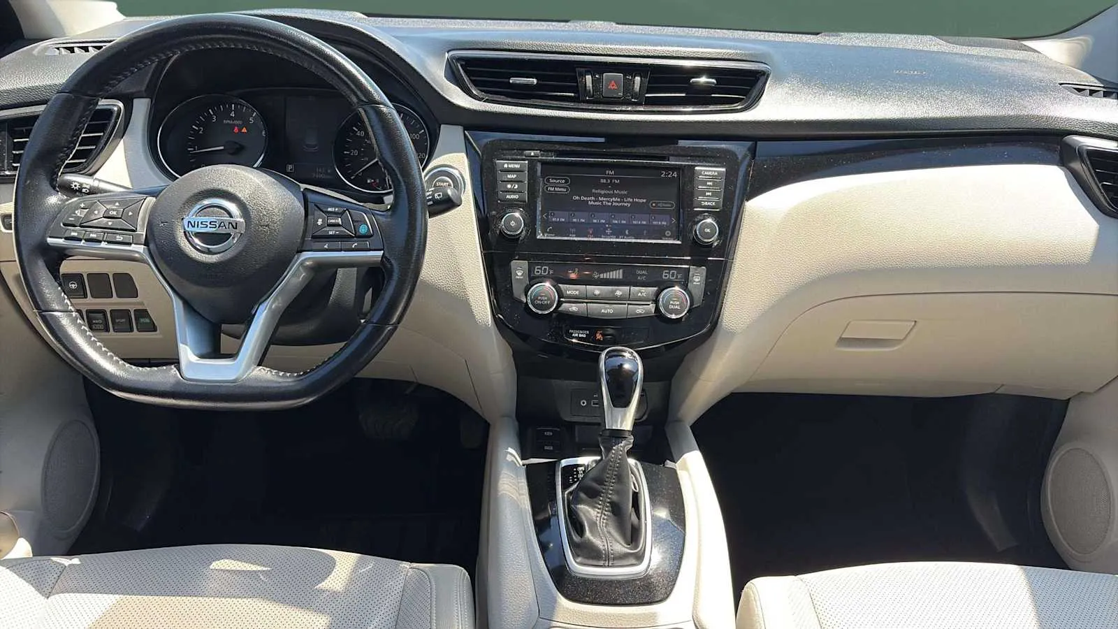 Nissan Rogue Sport photo 18