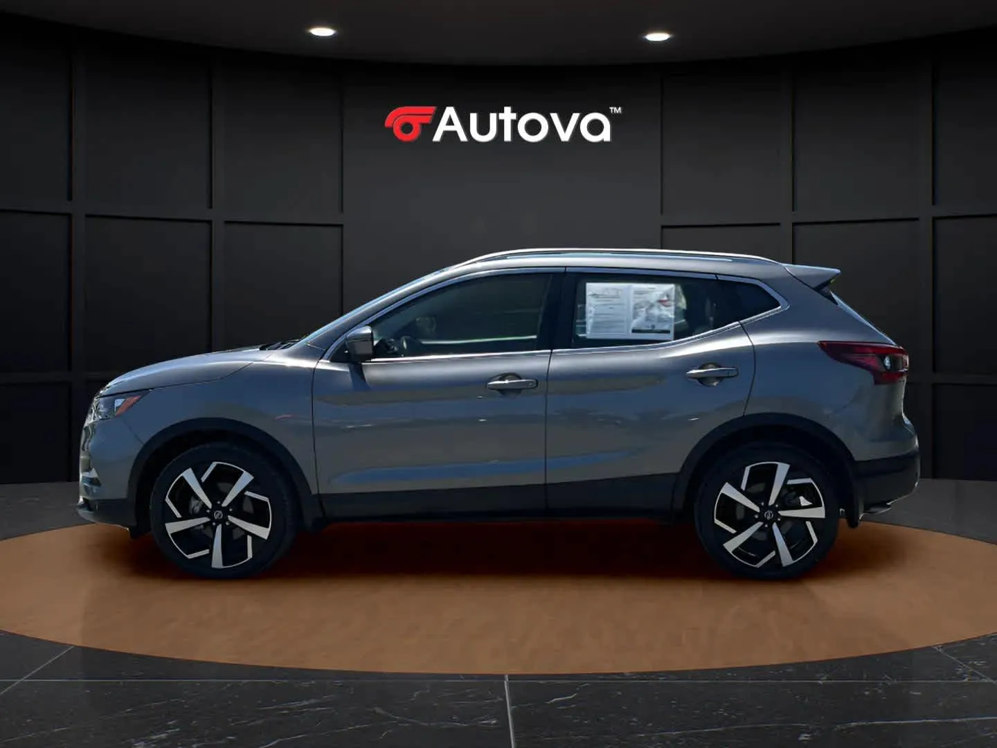 Nissan Rogue Sport photo 2