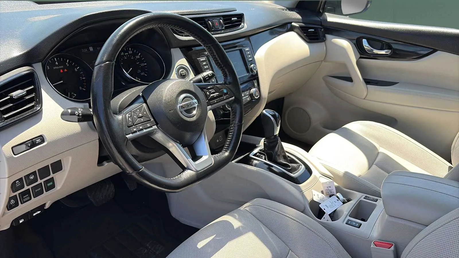 Nissan Rogue Sport photo 12