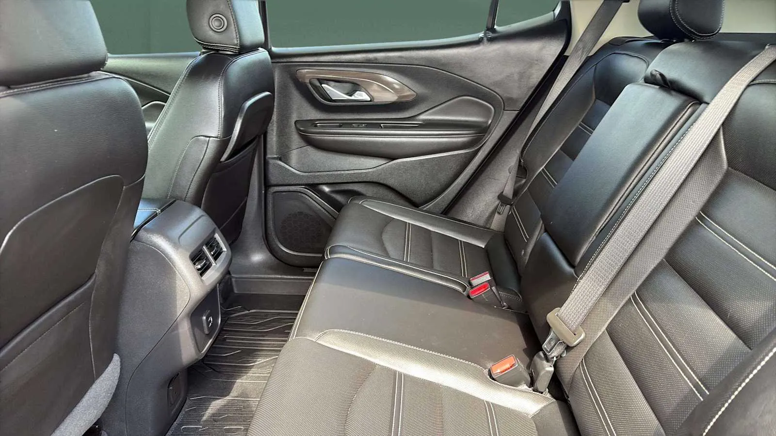 GMC Terrain photo 17