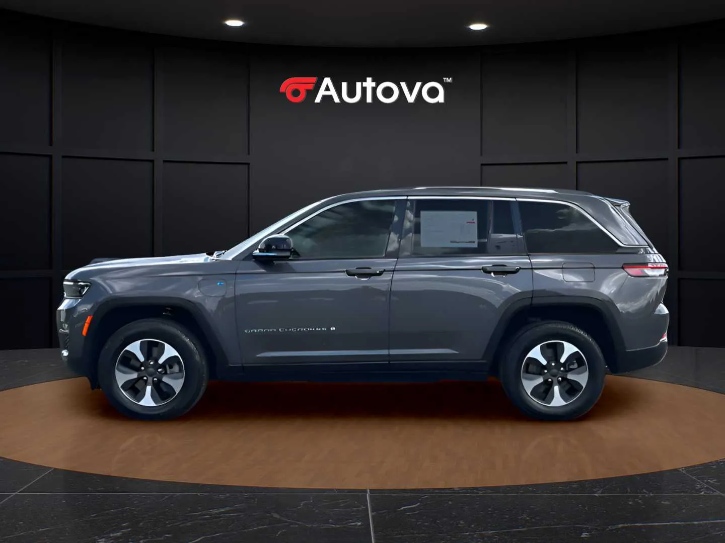 Jeep Grand Cherokee photo 2