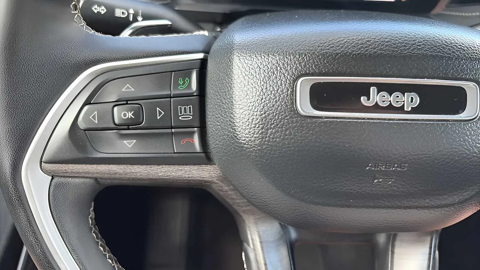 Jeep Grand Cherokee photo 9