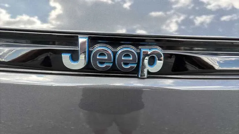 Jeep Grand Cherokee photo 30