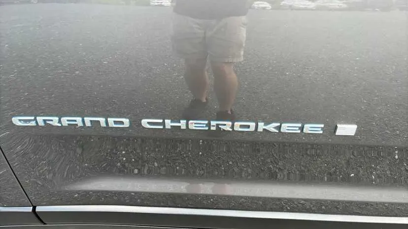 Jeep Grand Cherokee photo 31