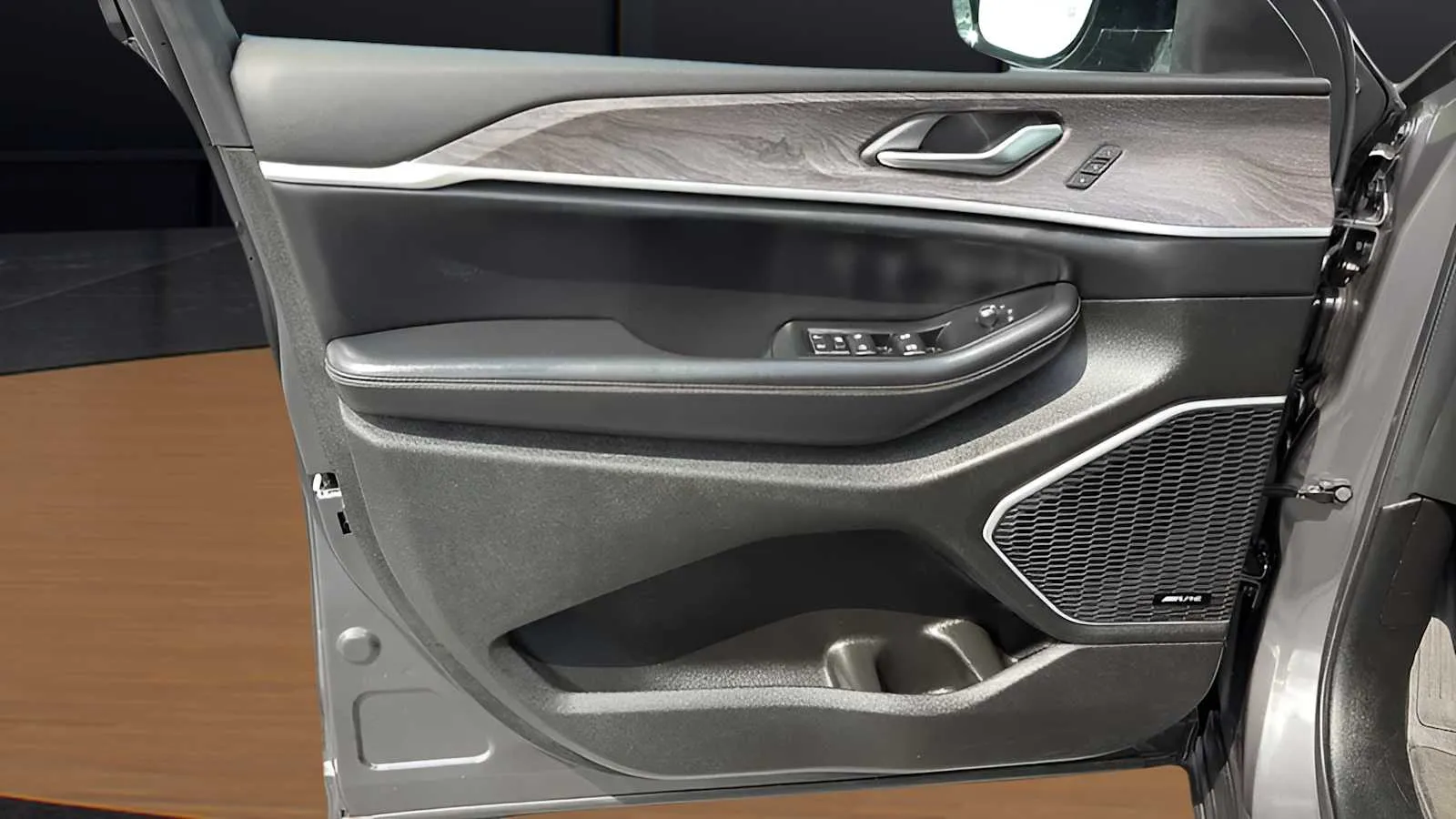 Jeep Grand Cherokee photo 16