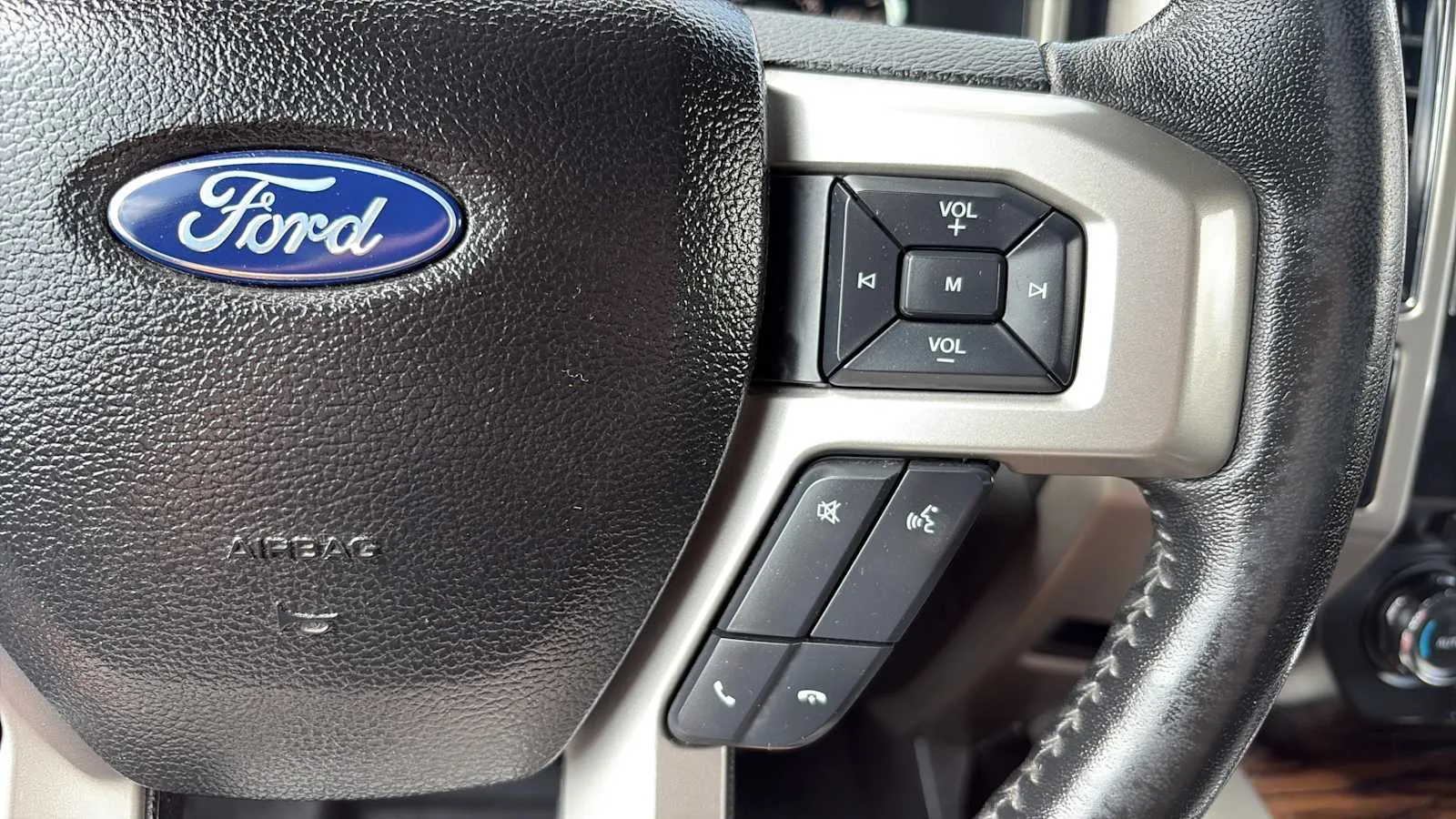 Ford F-150 photo 11