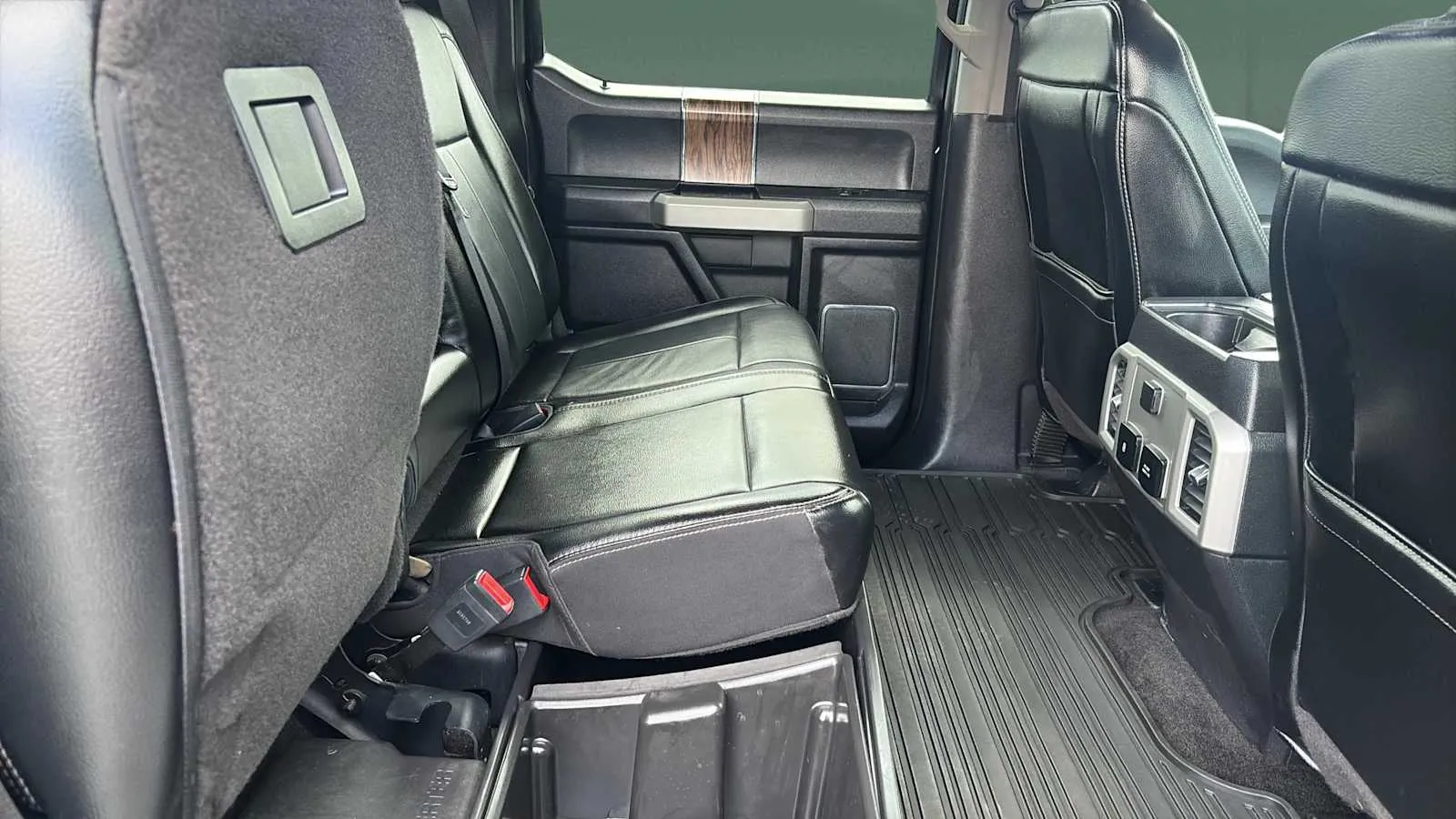 Ford F-150 photo 14