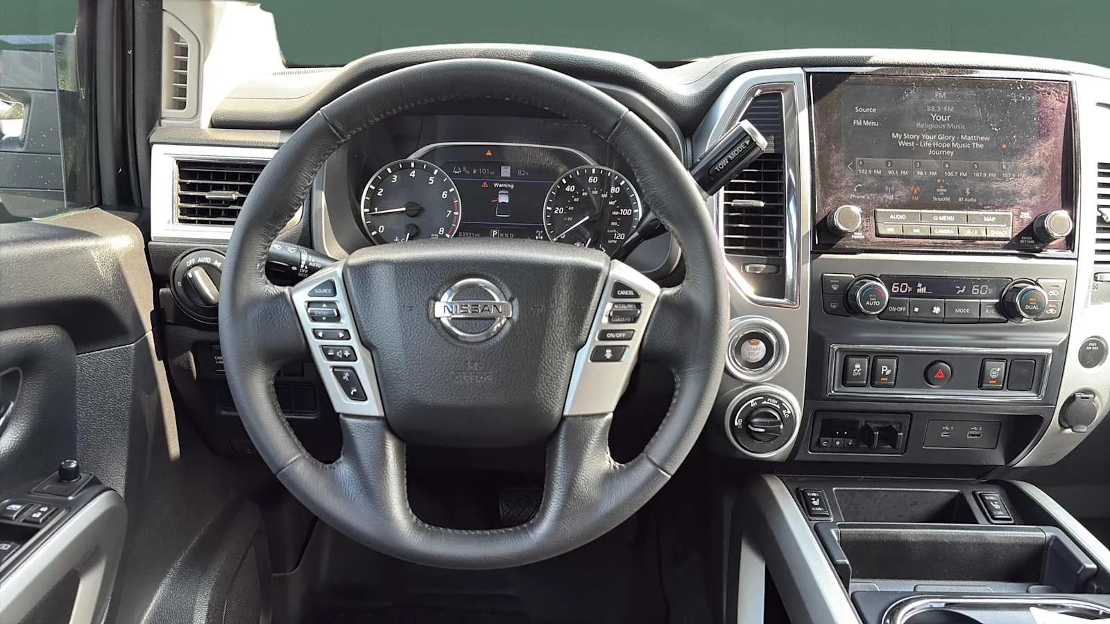 Nissan Titan photo 14