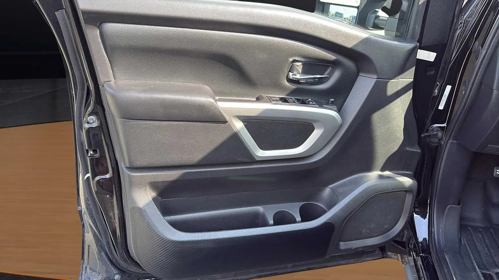 Nissan Titan photo 13