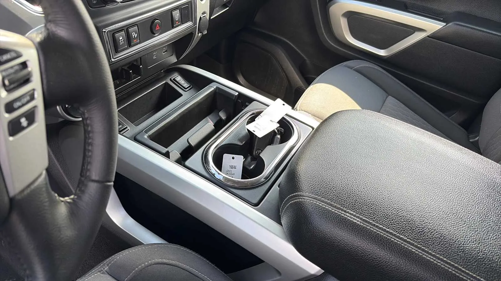 Nissan Titan photo 20