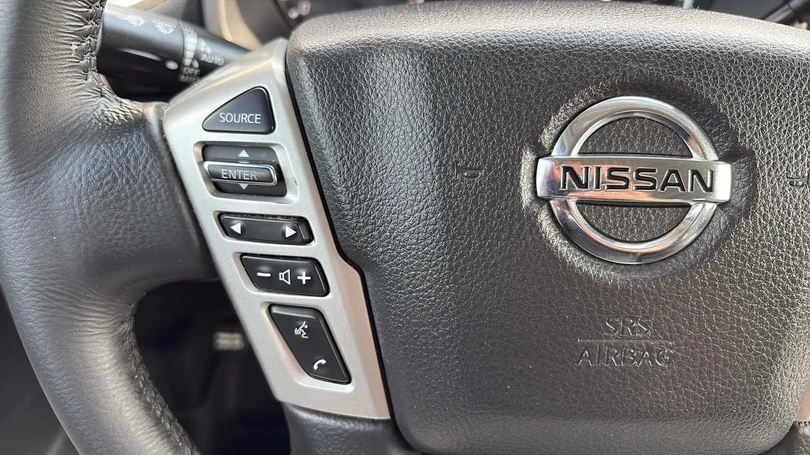 Nissan Titan photo 22