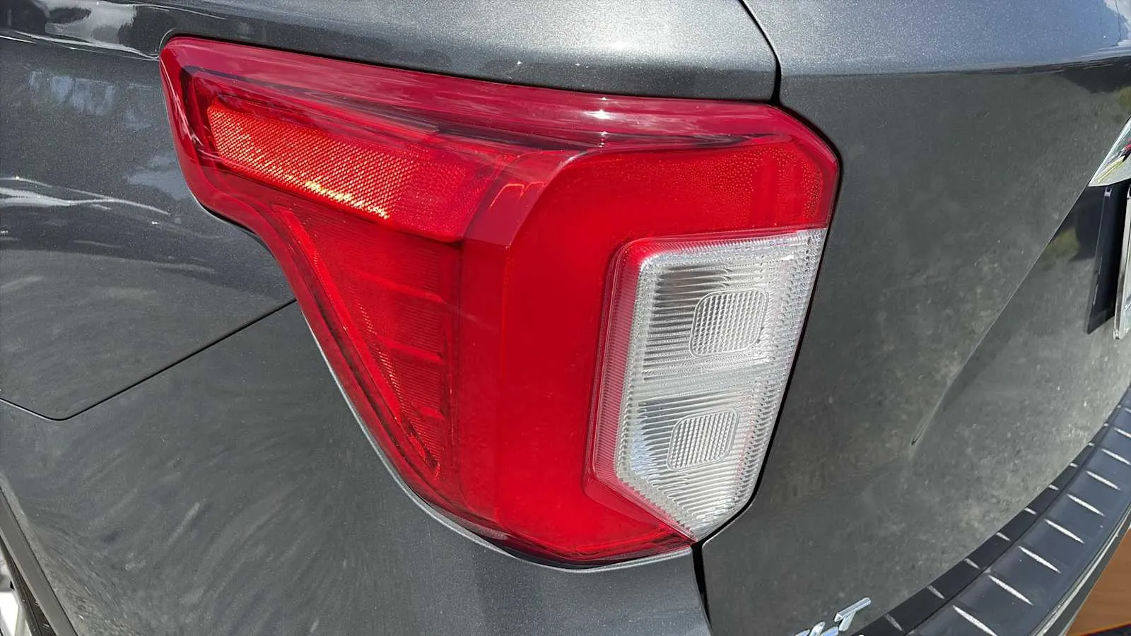 Ford Explorer photo 30