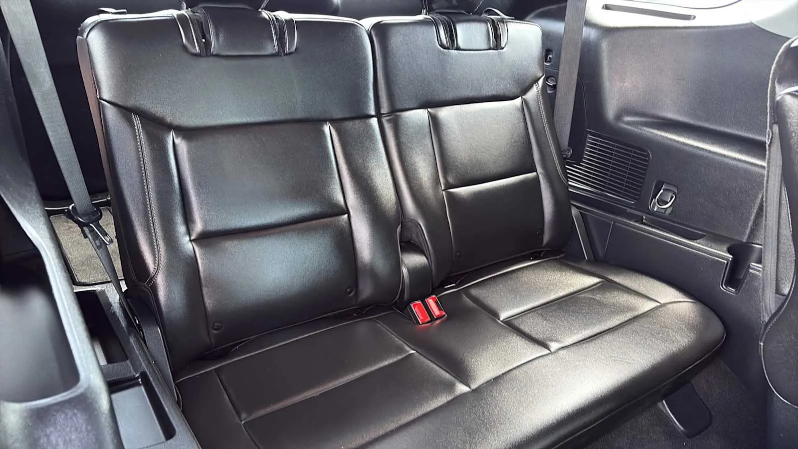 Ford Explorer photo 13