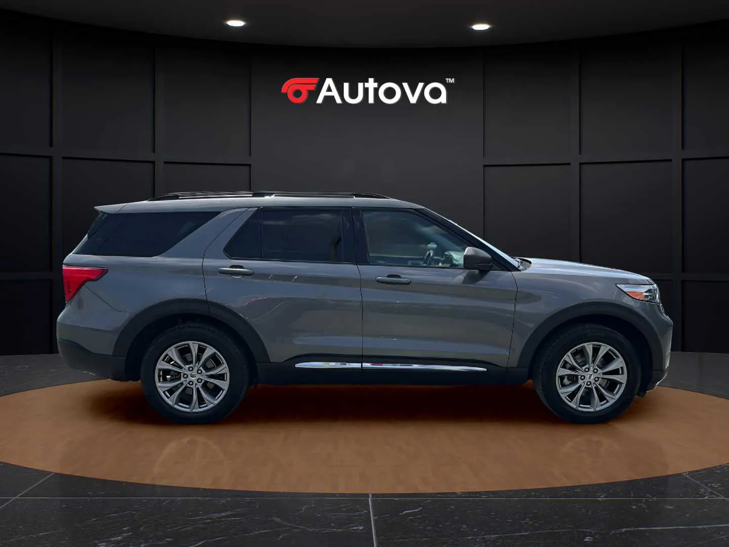 Ford Explorer photo 6