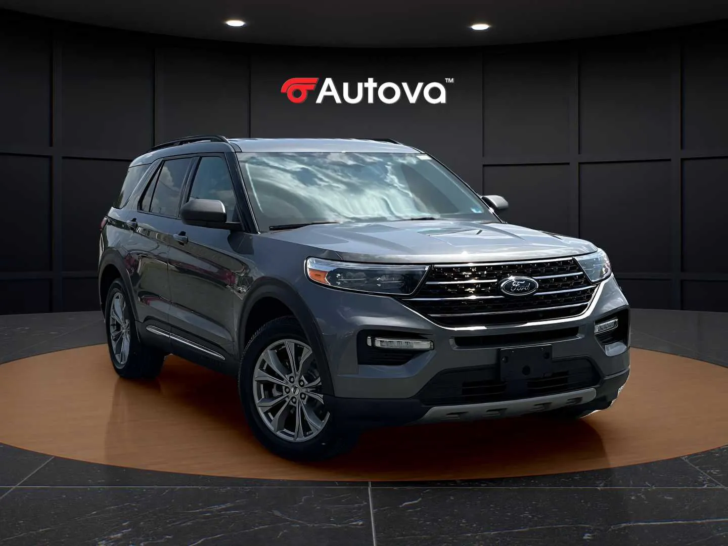 Ford Explorer photo 7