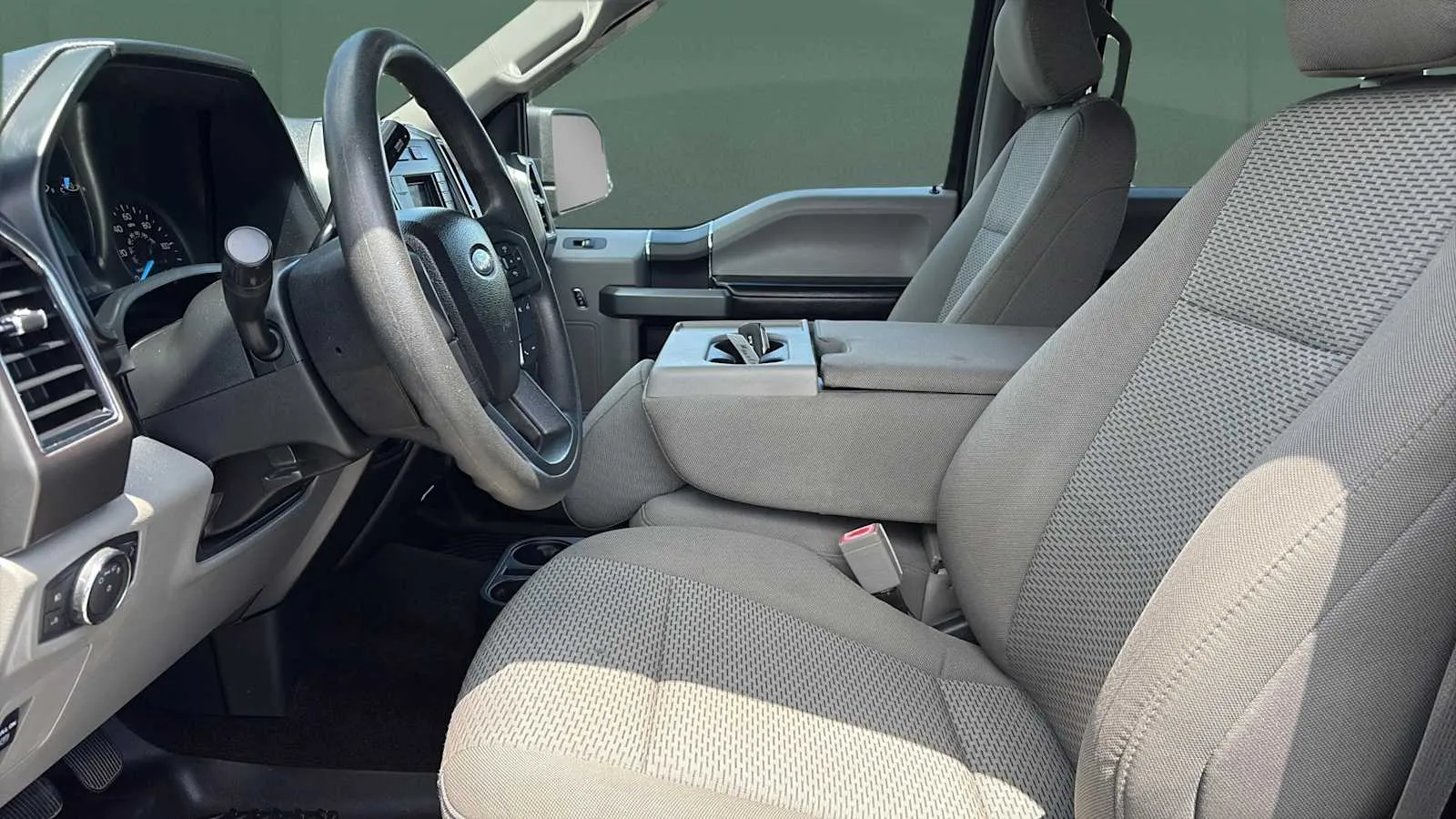 Ford F-150 photo 22