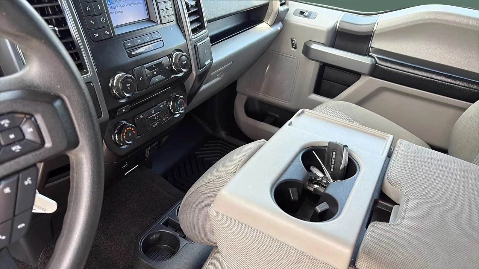 Ford F-150 photo 18