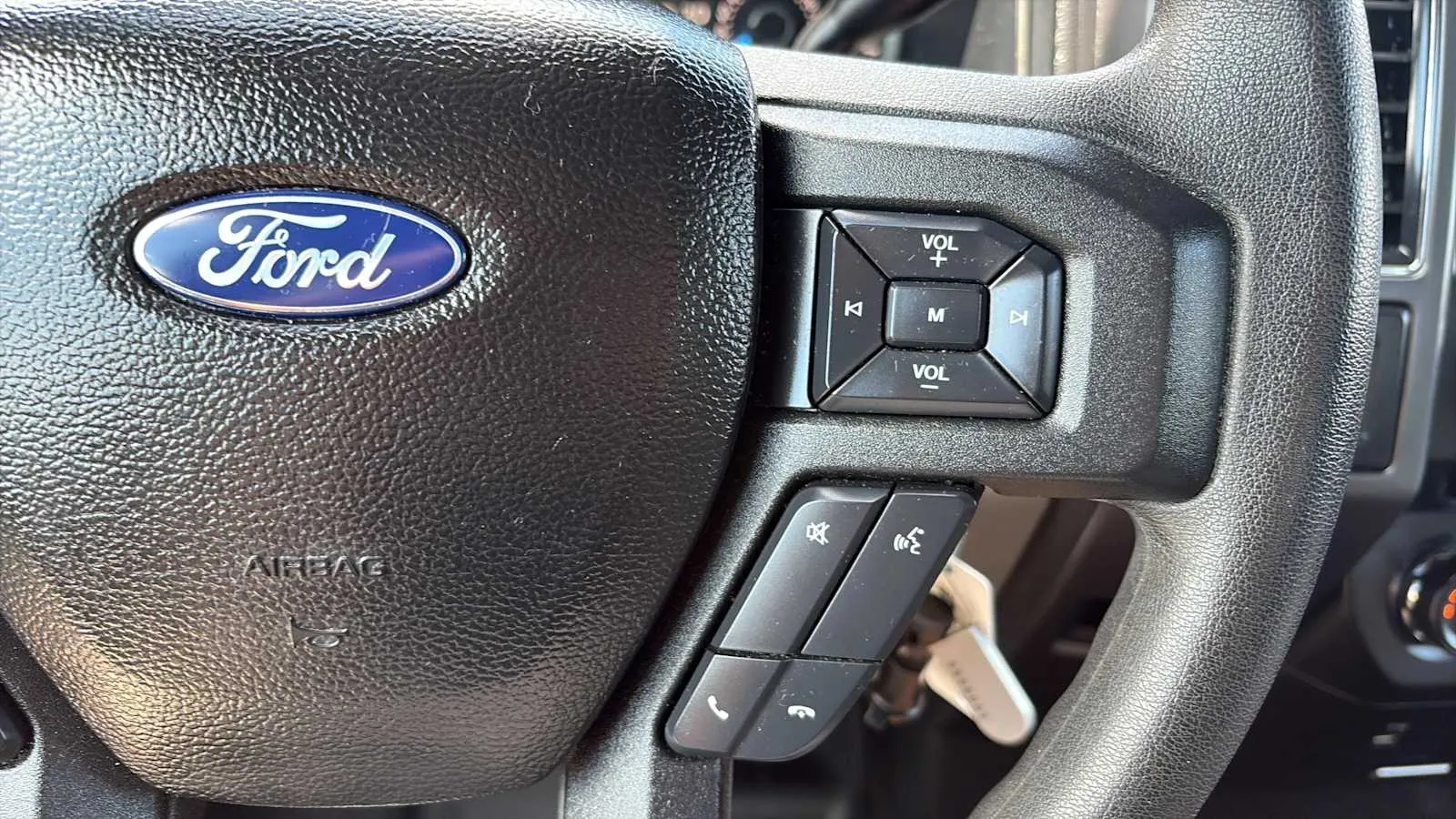 Ford F-150 photo 14