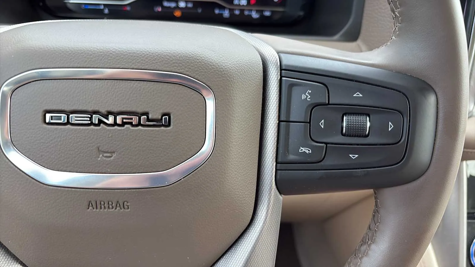 GMC Yukon photo 10
