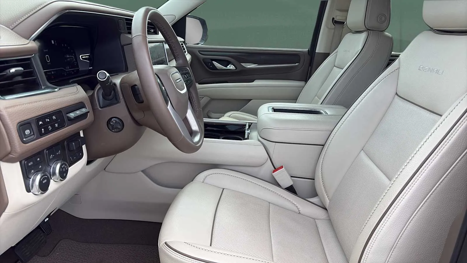 GMC Yukon photo 17