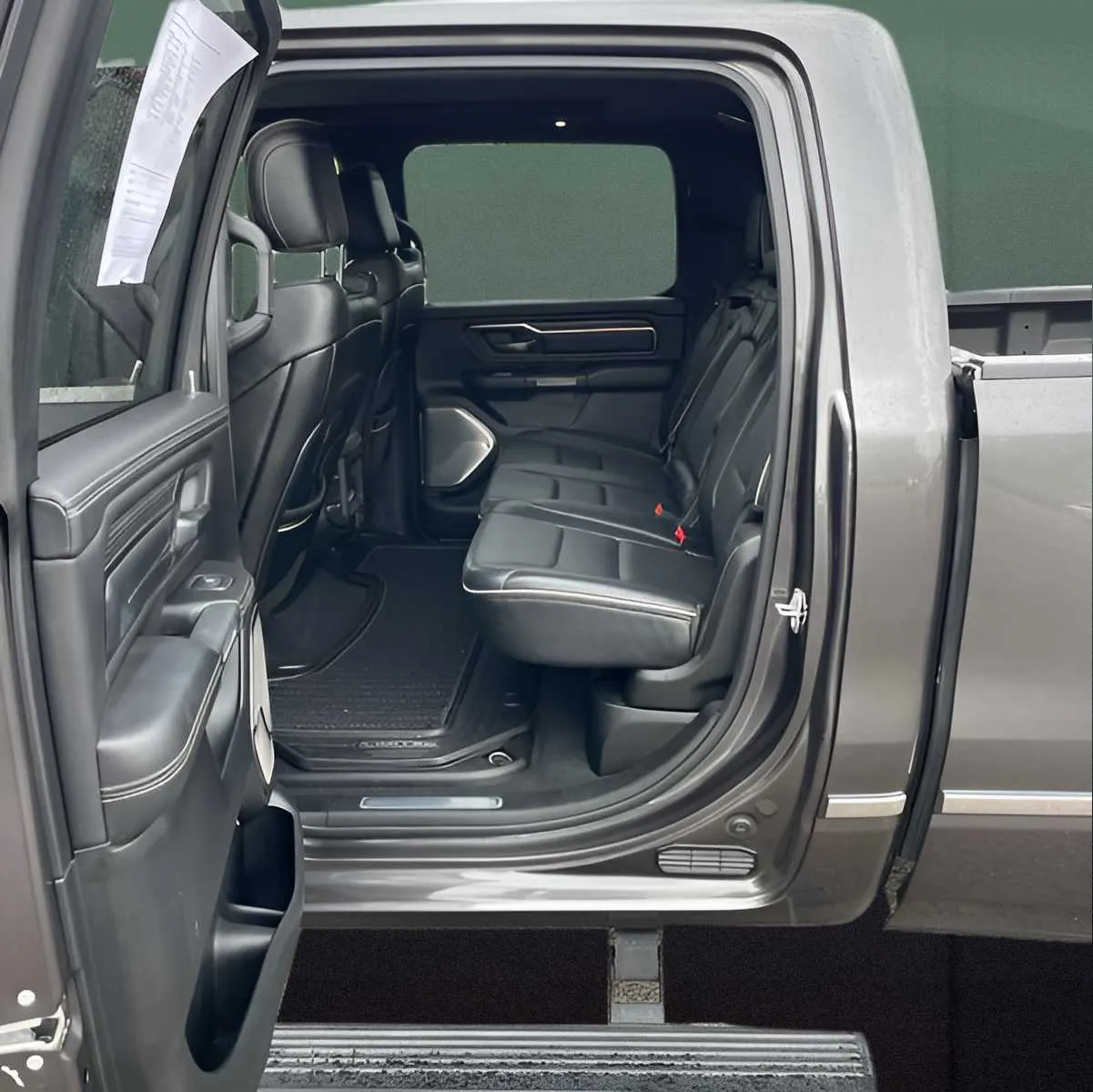 Ram 1500 photo 4