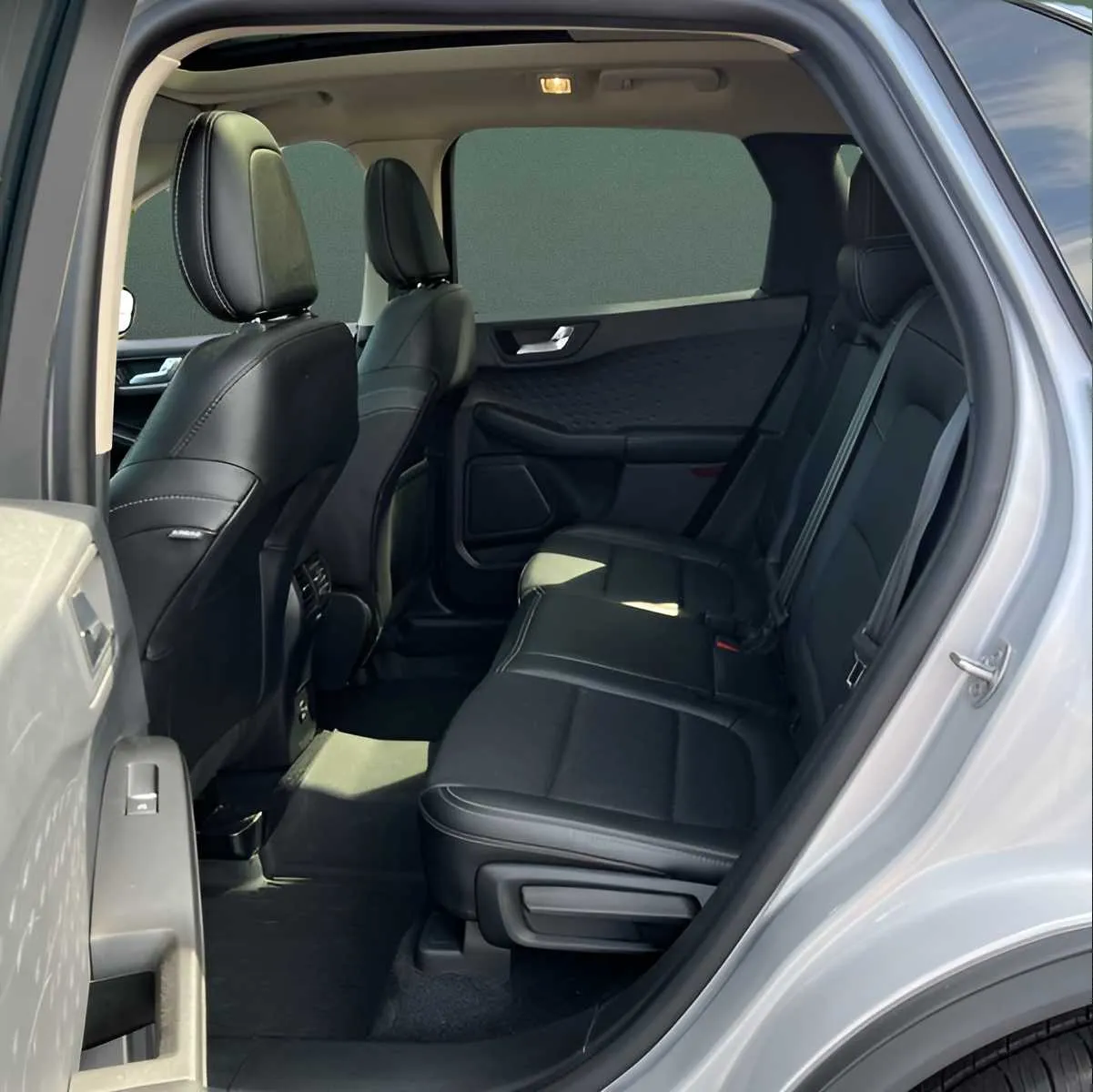 Ford Escape photo 4