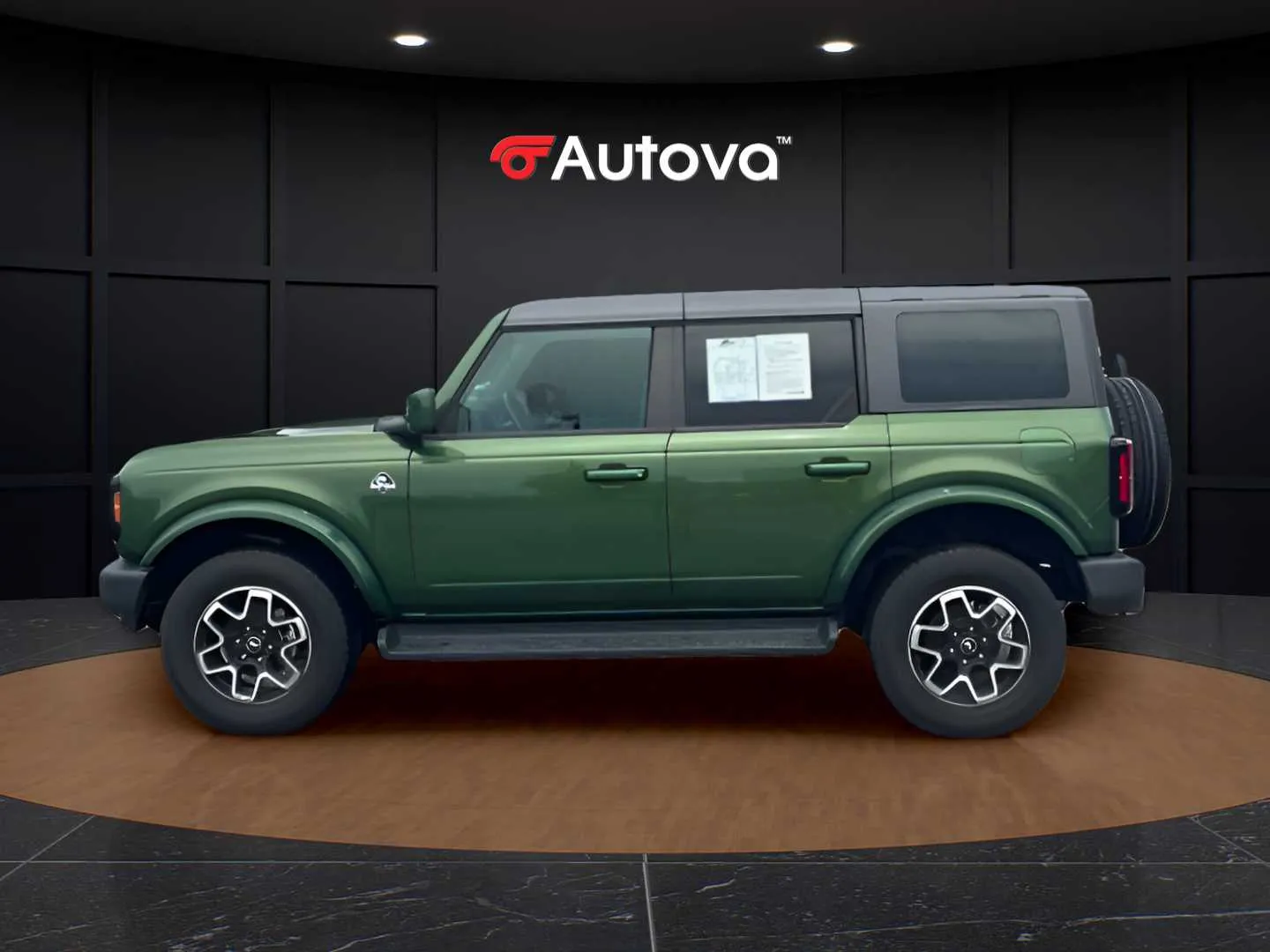 Ford Bronco photo 2