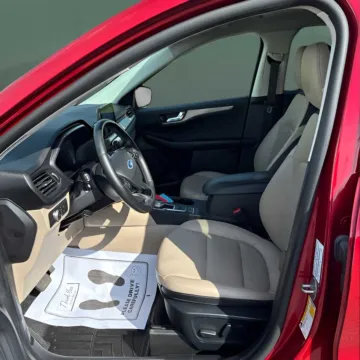 More photos of 2021 Ford Escape Titanium at Autova - Forest, VA