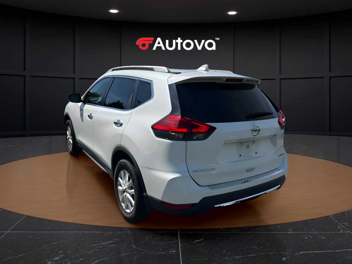 Nissan Rogue photo 2